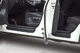 Накладки на внутренние пороги дверей для Volkswagen Tiguan (2011-2015)