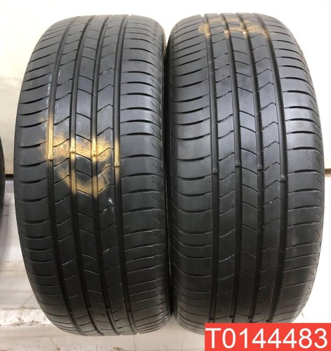 Kumho Ecsta HS51 215/55 R17 94V  - 1