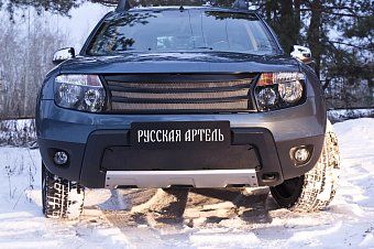 Зимняя заглушка решетки переднего бампера(с обвесом без ДХО) для Renault Duster (2010-2014)
