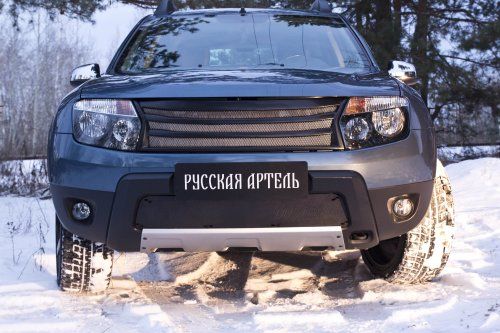 Зимняя заглушка решетки переднего бампера(с обвесом без ДХО) для Renault Duster (2010-2014) - 1
