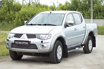 Защитная сетка решетки переднего бампера для Mitsubishi L200 (2014-2015)