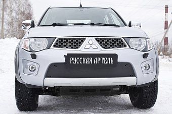 Зимняя заглушка решетки переднего бампера для Mitsubishi L200 (2014-2015)