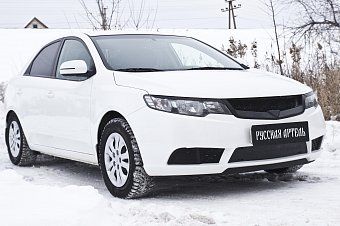 Зимняя заглушка решетки переднего бампера для Kia Cerato Forte (2008-2013)